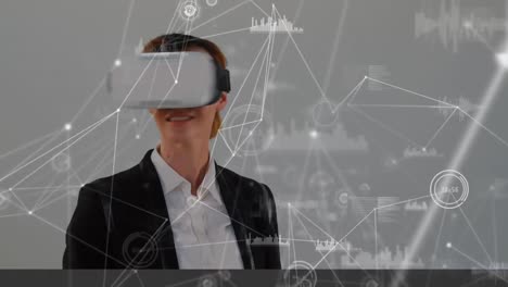 Businesswoman-wearing-a-virtual-realty-headset