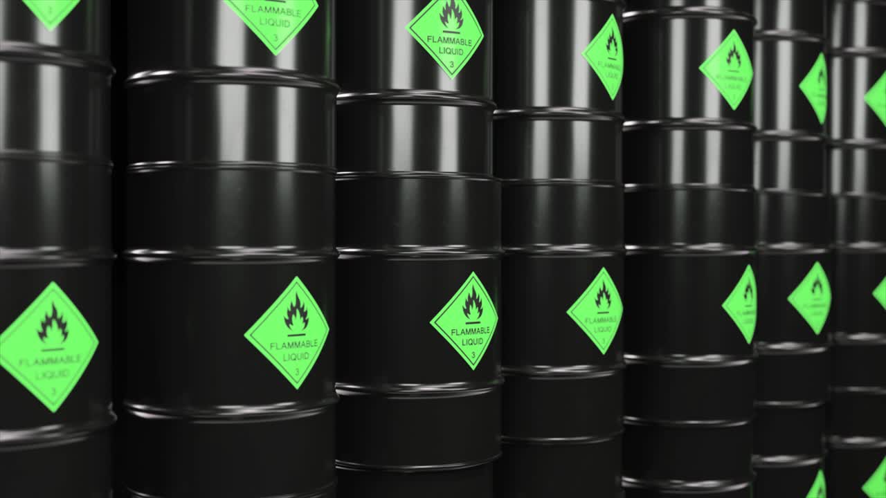 쳐진 불타는 액체 저장 통