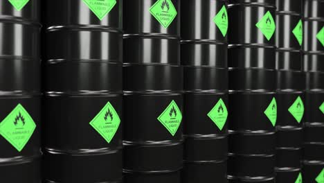 barriles apilados para el almacenamiento de líquidos inflamables