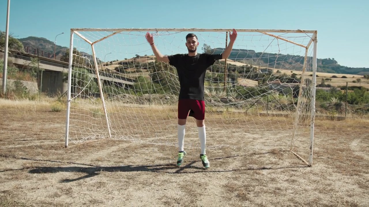 Portiere Pronto A Parare I Tiri