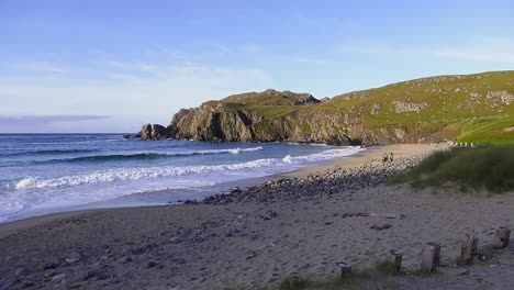 Golden-Hour-Aufnahmen-Vom-Dalmore-Beach-In-Der-Nähe-Von-Carloway