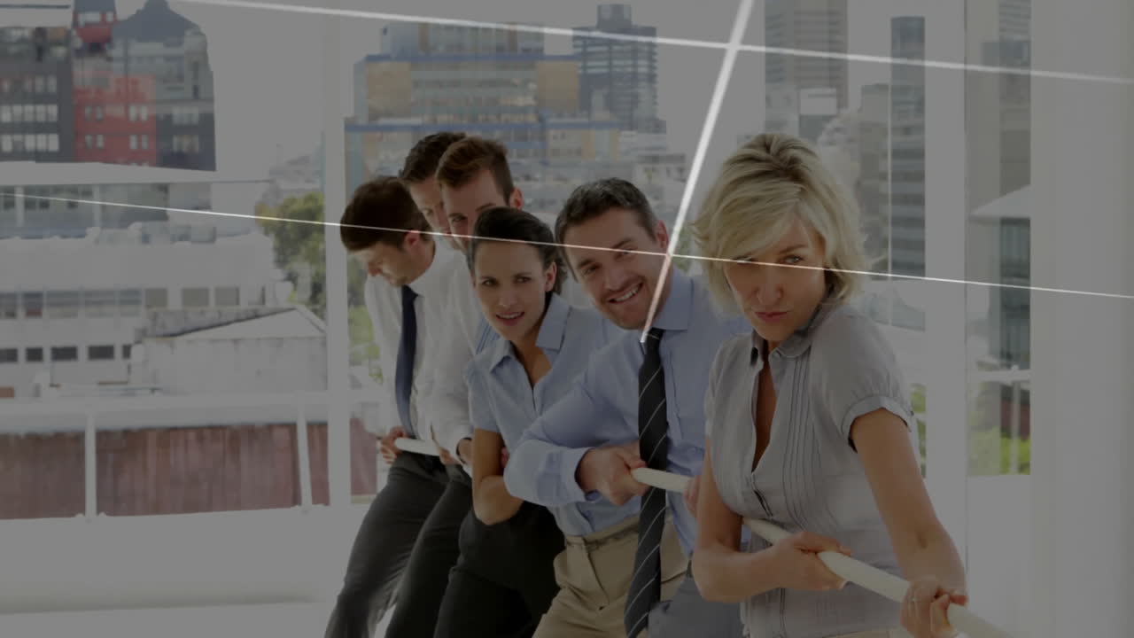 бизнес-команда играет в перетяжку, командная работа концепция анимации над городским пейзажем