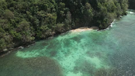 Aerial-view-of-lovers-bay-located-in-the-fishing-village-of-Charlotteville,-Tobago