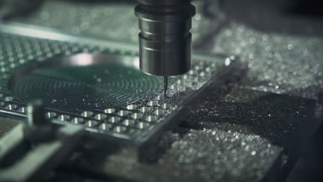 máquina de moldeo dando forma a un molde movimiento lento disparo de cerca