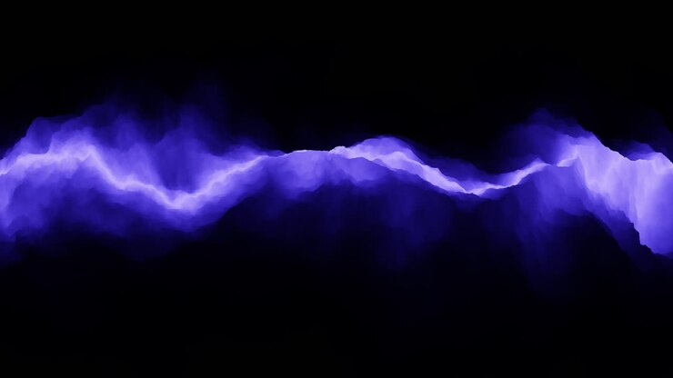 Cielo temporalesco con nuvole blu mistiche scure