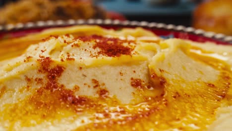 hummus con especias y aceite de oliva
