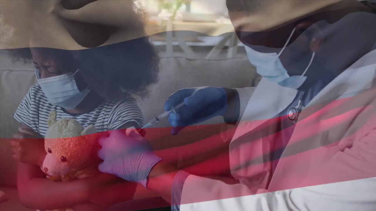 얼굴 마스크를 쓰고 아이를 예방접종하는 의사가 러시아 국기를 흔들고 있는 애니메이션