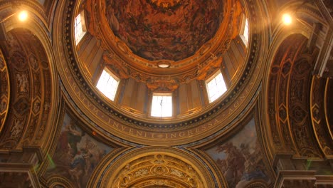 Cúpula-Con-Frescos-De-Sant&#39;agnese-En-Agone,-Iglesia-Barroca-En-Roma,-Italia
