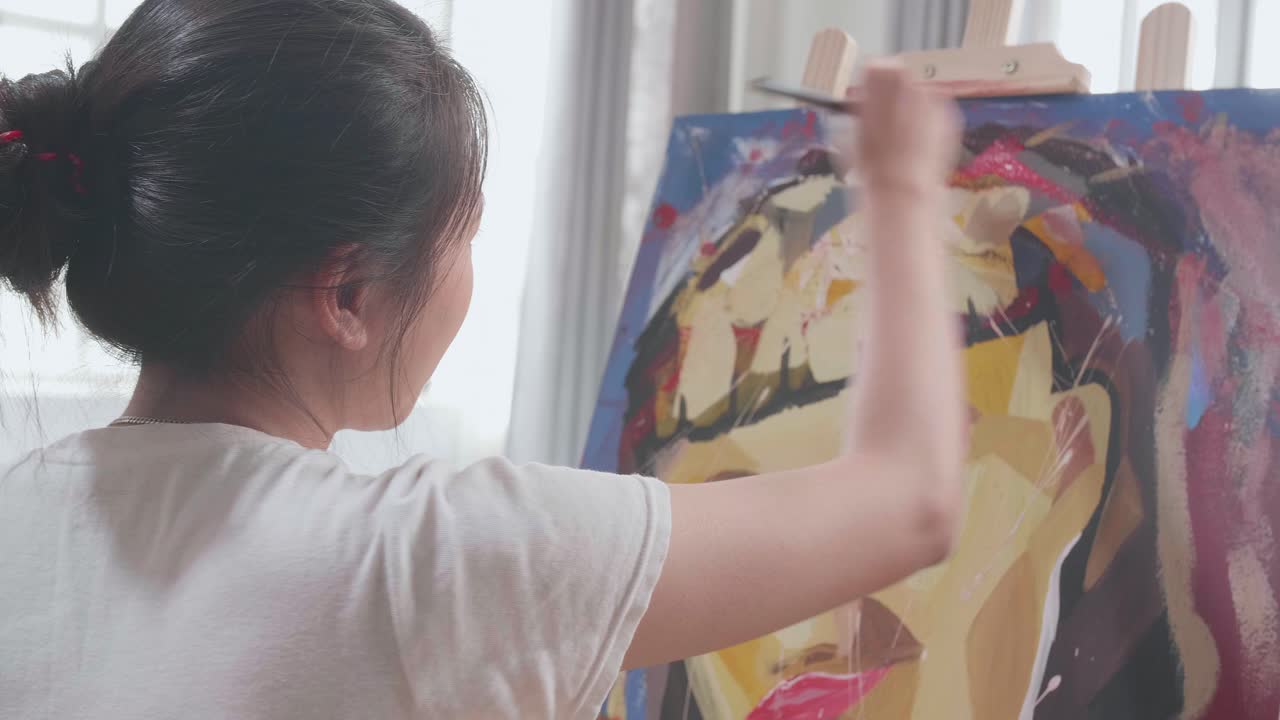 초상화를 그리는 여자