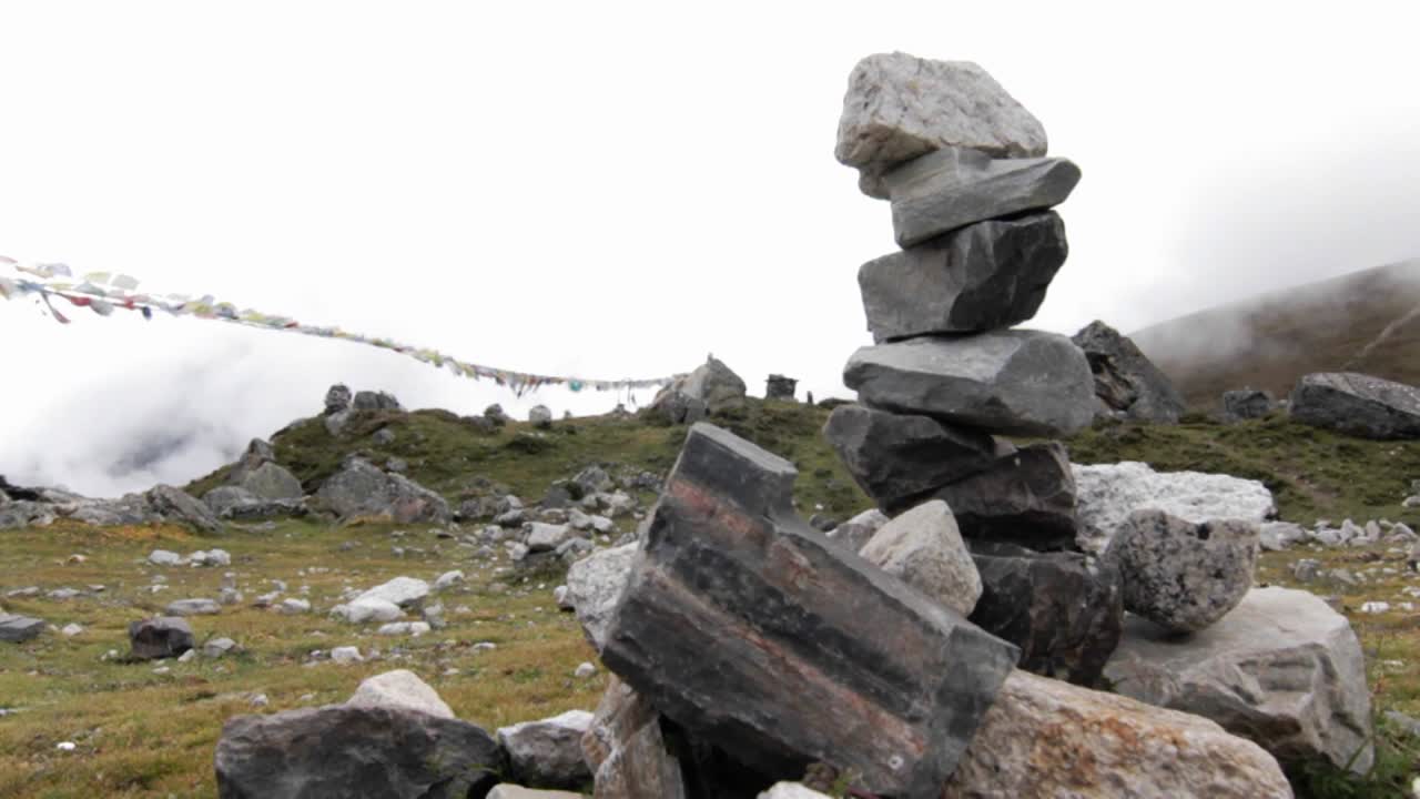 케른 뒤에서 촬영