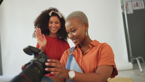 Black-women-photographer,-high-five