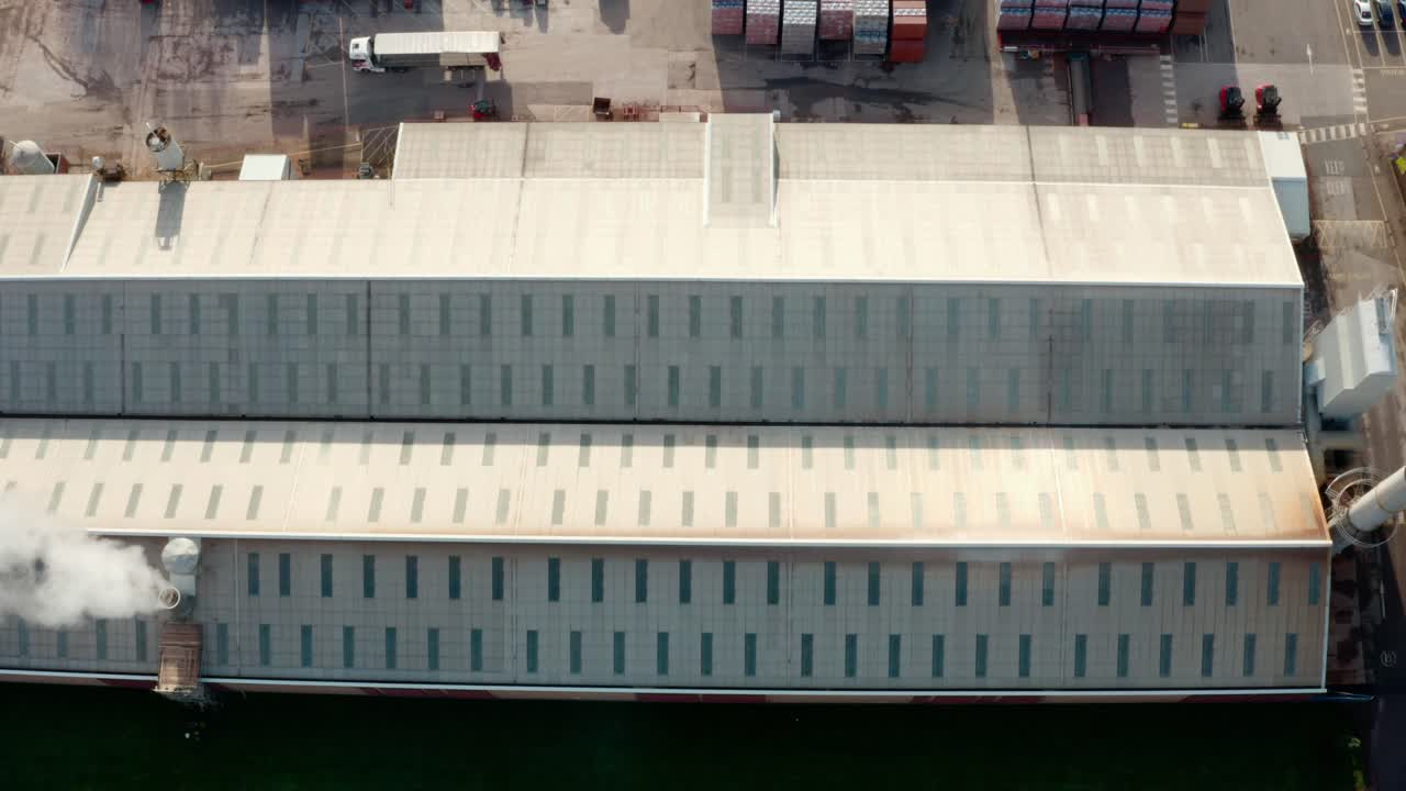 imágenes del almacén en funcionamiento - vapor