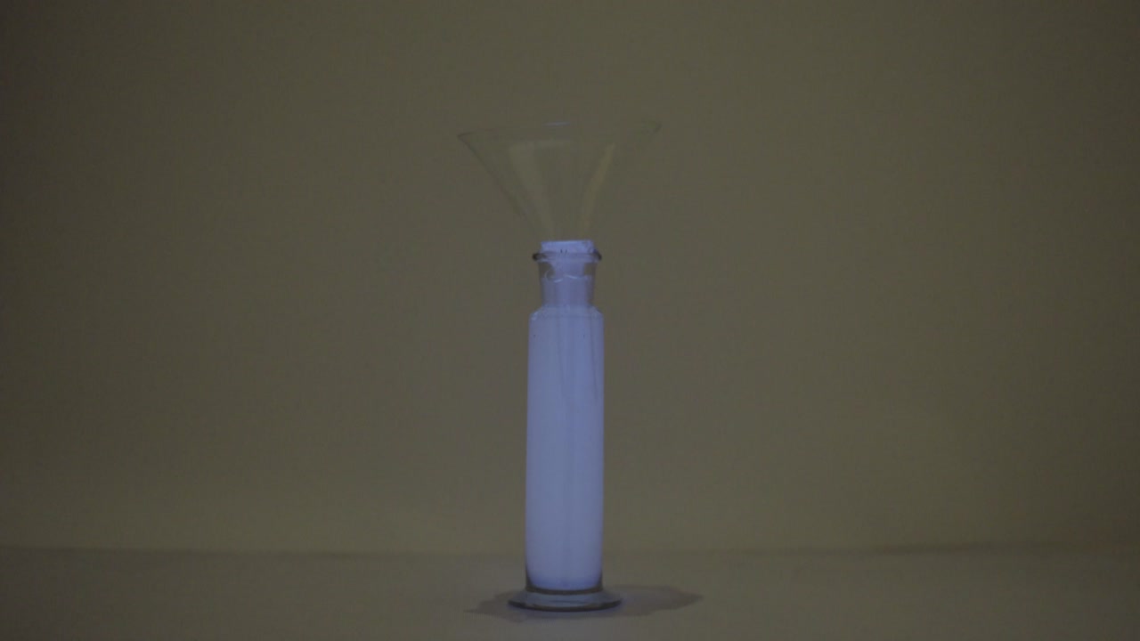 フローレッセンス 粉末の化学試用