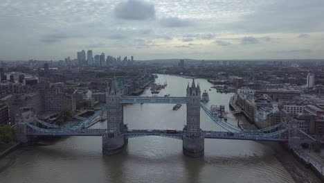 Luftaufnahme-Der-Tower-Bridge