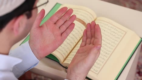 Prayer-In-Mosque