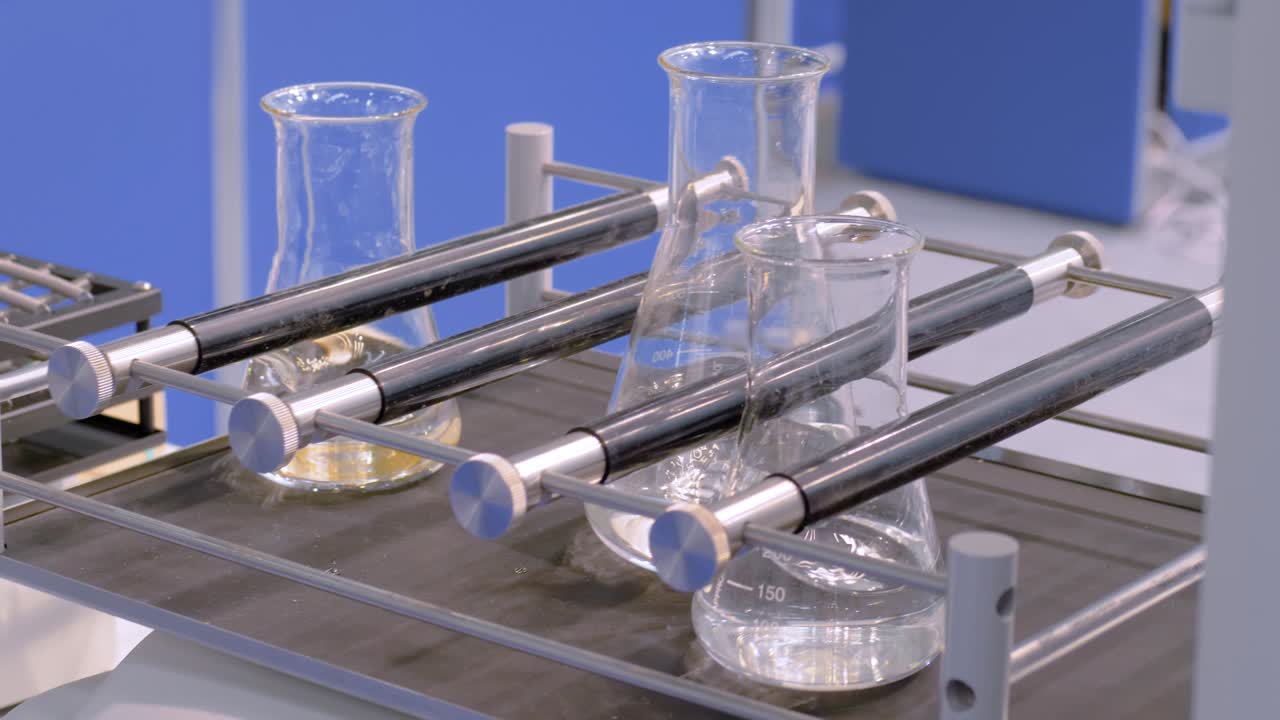 유리 플라스크에 생물학적 플을 혼합, 흔들기, 혼합하기 위한 리탈 이커