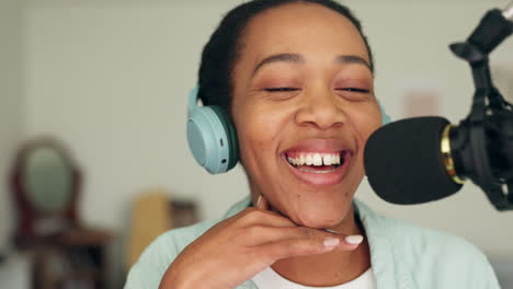 podcast, web radio or digital woman interview