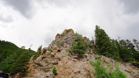 Rock-cliff-in-the-Colorado-mountains