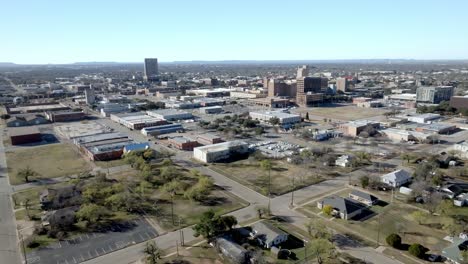 Downtown-Abilene,-Texas-with-drone-video-moving-down-wide-shot