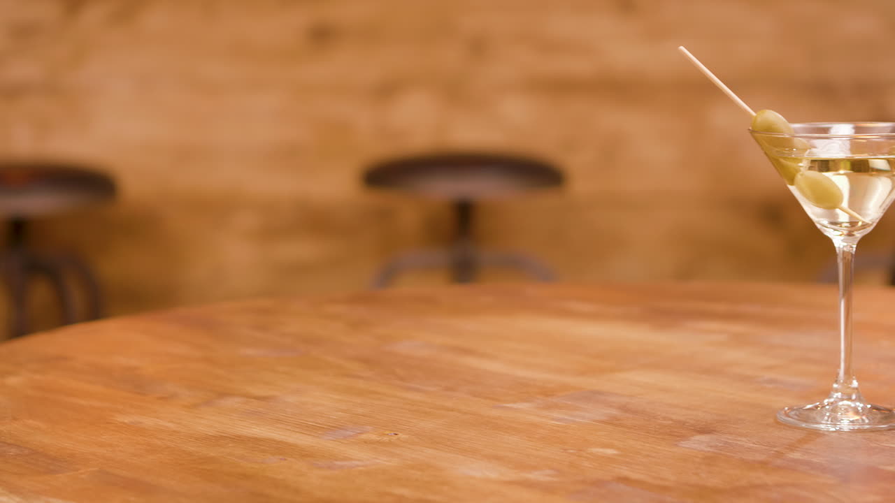 martini con aceitunas