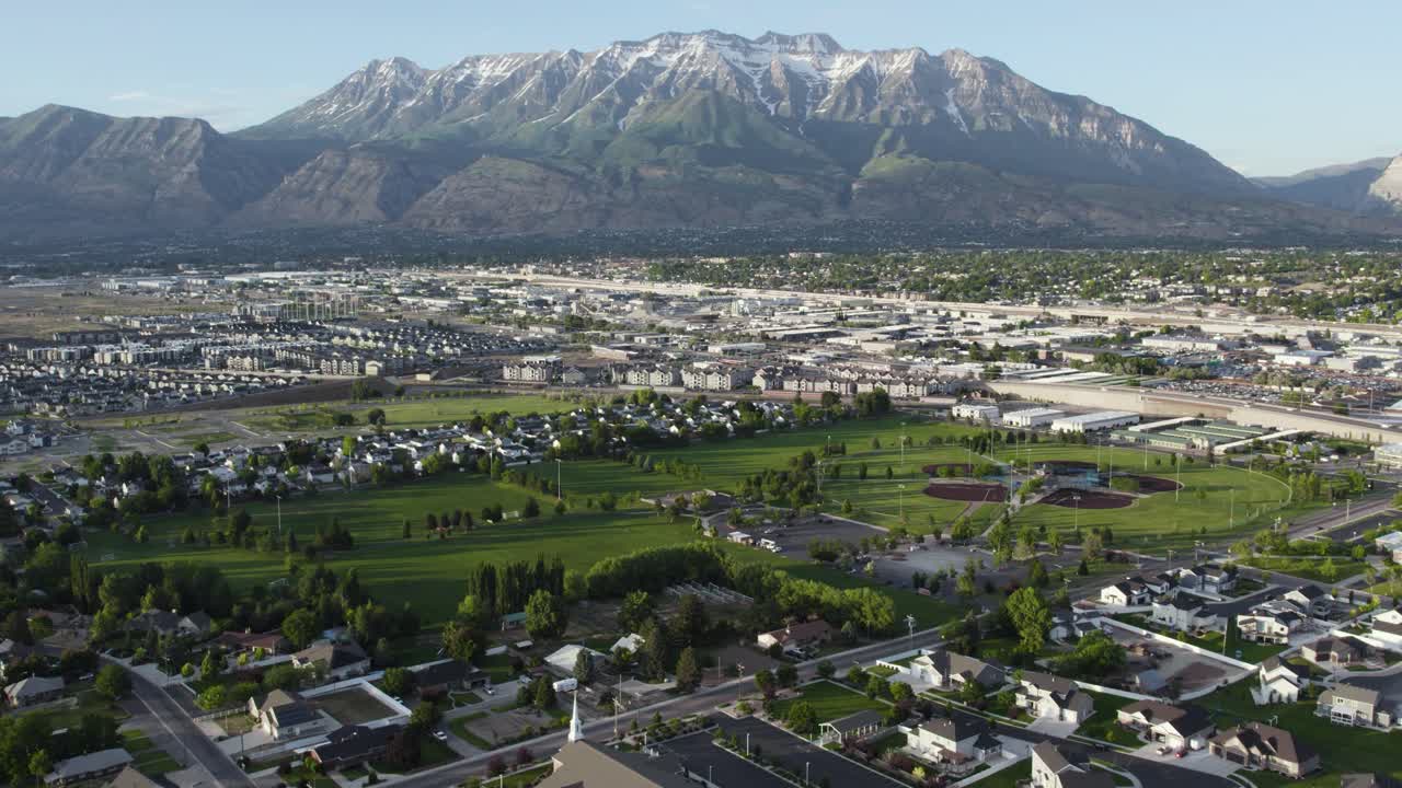 우타 카운티의 눈  ⁇ 인 와샤치 산, 티파노고스 산, 공중  ⁇ 트-업