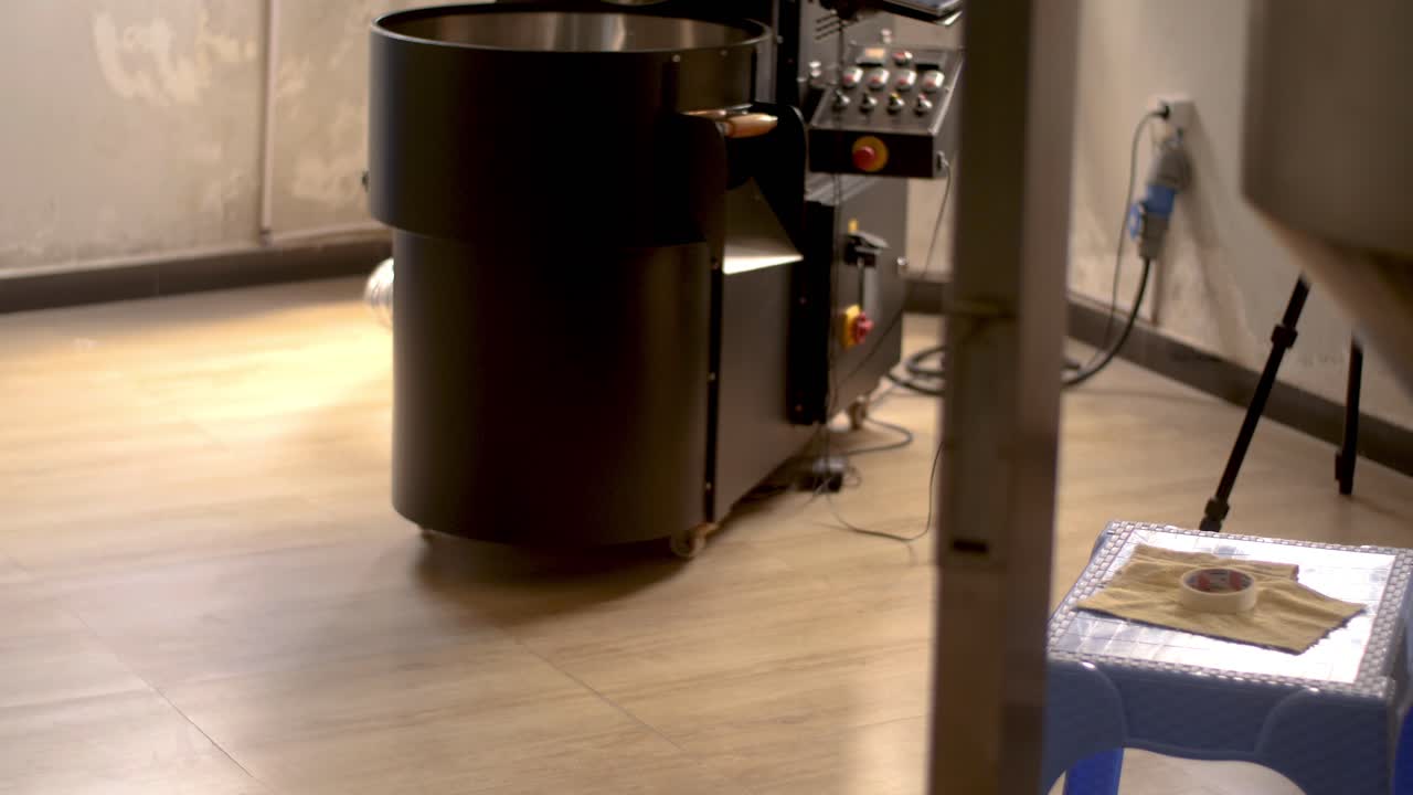 Pan down shot for coffee roasting machine