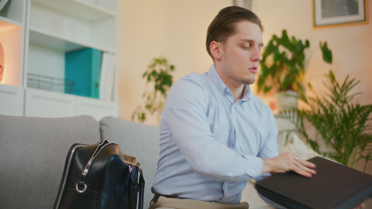 Entrepreneur Unpacks for Work