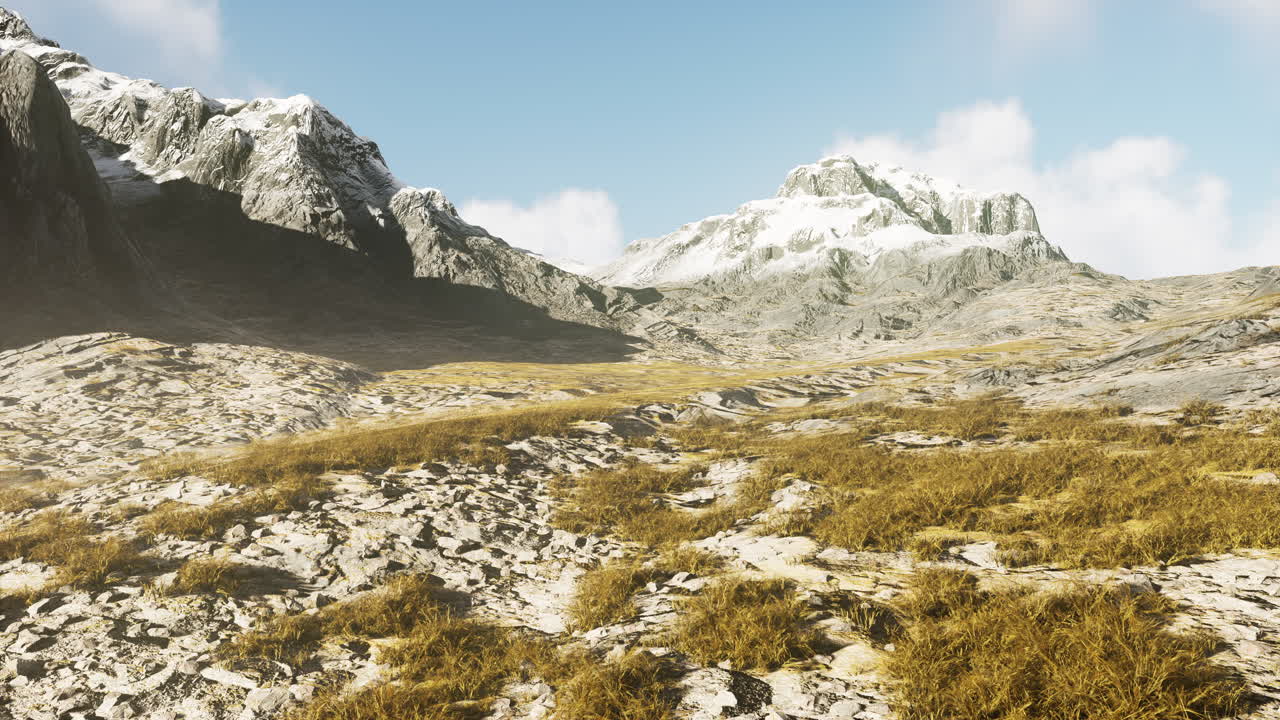 piedras cubiertas de hierba y musgo bajo el cielo brillante de nepal