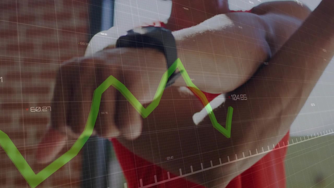 Un uomo alza il braccio toccando uno smartwatch mentre grafici animati tracciano le metriche fitness, guidando l'allenamento.