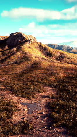 el paisaje sereno de las montañas