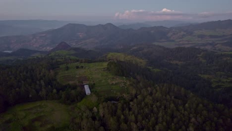 Hermoso-Paisaje-En-El-Parque-Nacional-Valle-Nuevo,-Constanza-En-República-Dominicana