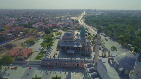 el monasterio de mevlana con el mausoleo de rumi y la mezquita de selimiye, konya