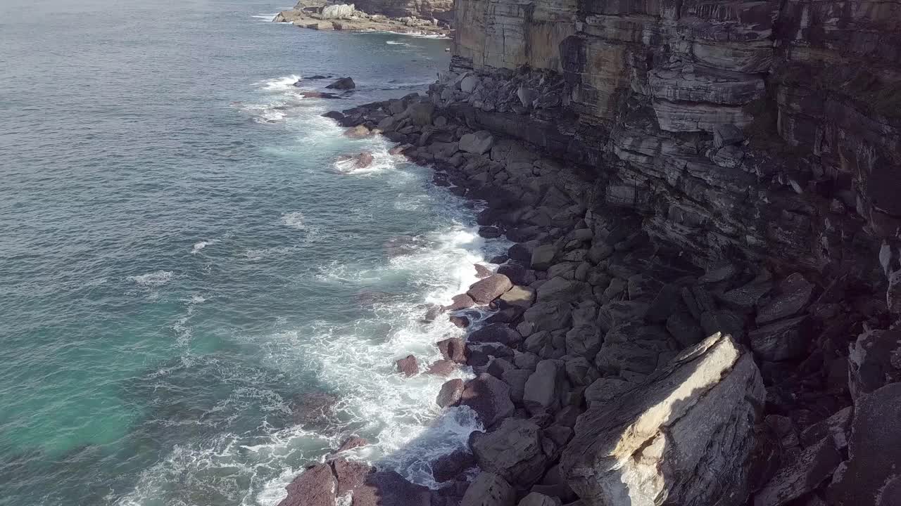 Huge Sandstone cliffs at Royal Nationalpark Sydney. Australia