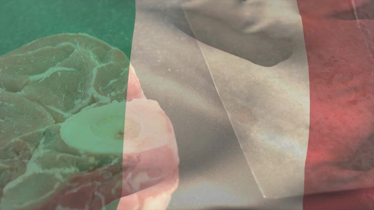 Sovrapposizione tricolore che si allinea su carne e tessuto, colorando l'osso mentre le pieghe si increspano per rivelare l'opacità.