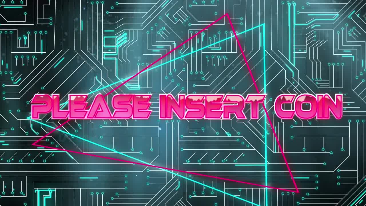 animación digital de por favor insertar texto de moneda sobre triángulos de neón contra las conexiones de microprocesador