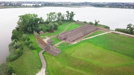 Archäologische-Stätte-In-Biskupin