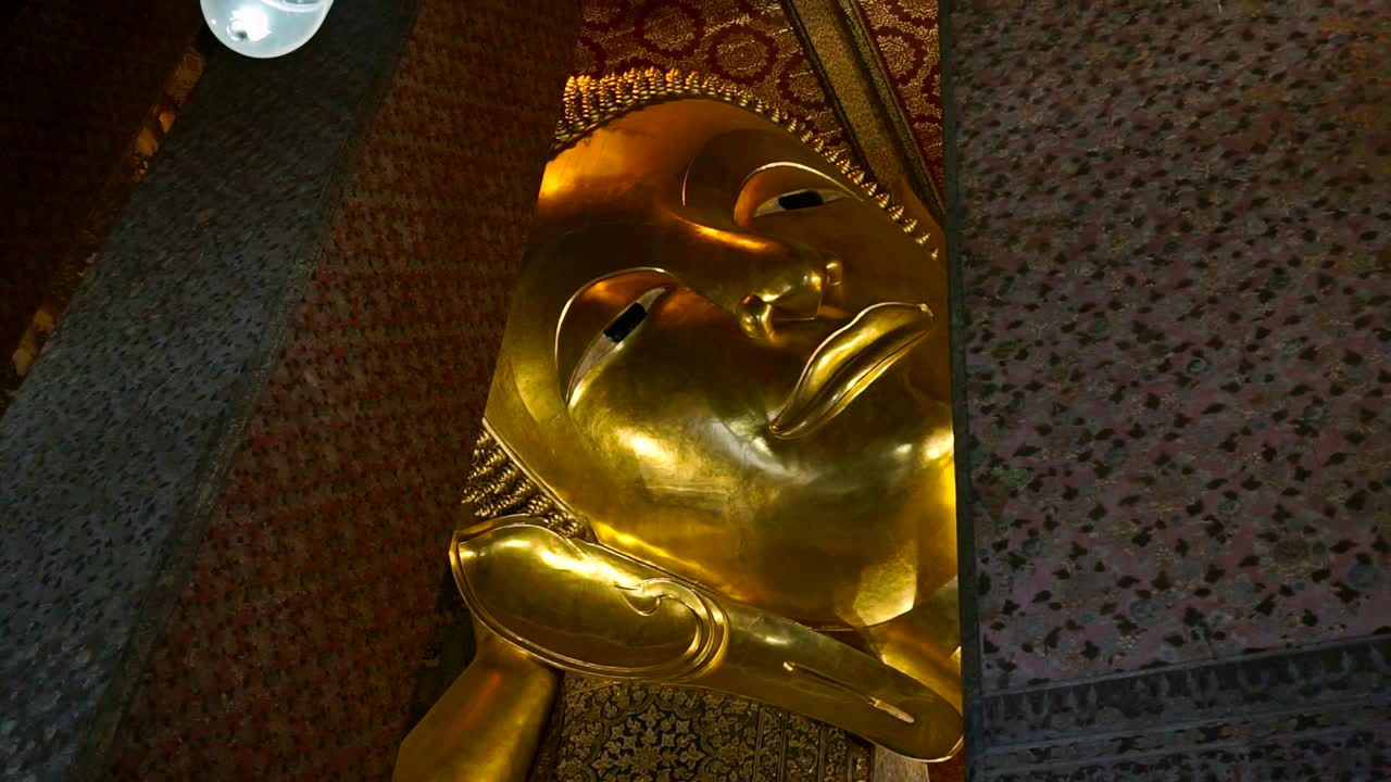 Big Buddha in Wat Pho, Big Statue