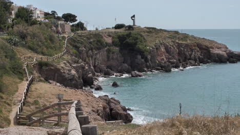 Camino-A-Lo-Largo-Del-Mar-Mediterráneo-Acantilados-Rocosos-Paseo-Turístico-Por-La-Costa-Francia-Sete