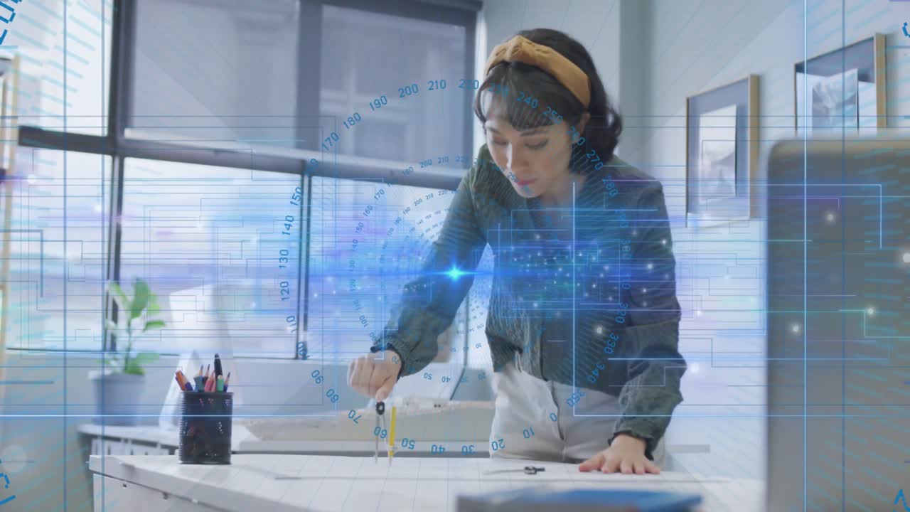 animación del procesamiento de datos sobre una mujer de negocios asiática en la oficina