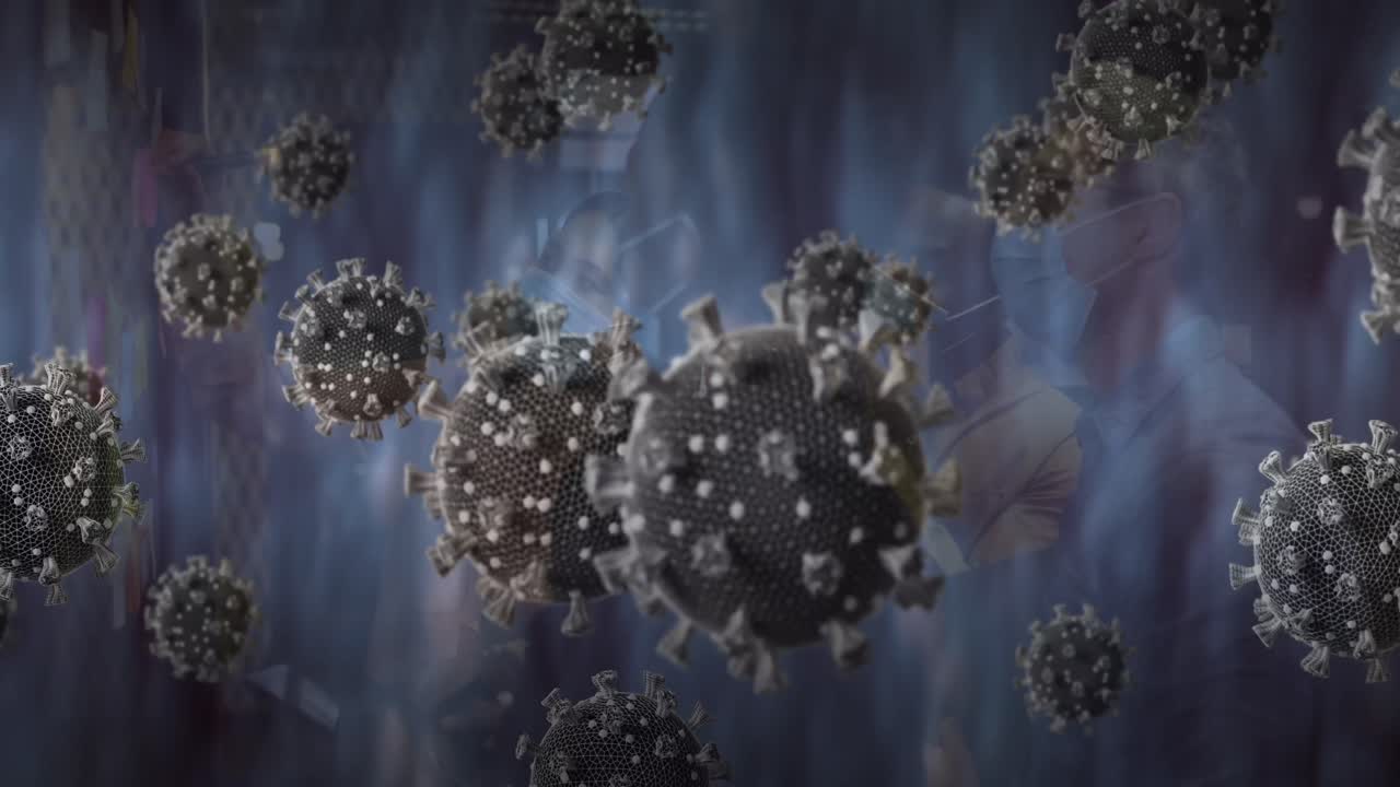 células de covid-19 contra un grupo de diversos colegas de oficina que usan máscaras faciales discutiendo en la oficina