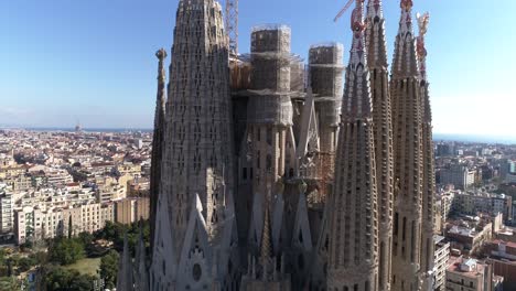 vista aérea de la sagrada familia, barcelona, españa