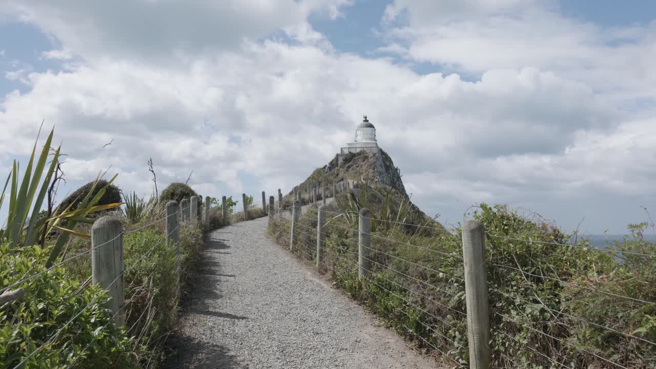 은 날 뉴질랜드의 게트 포인트 등대 (nugget point lighthouse)
