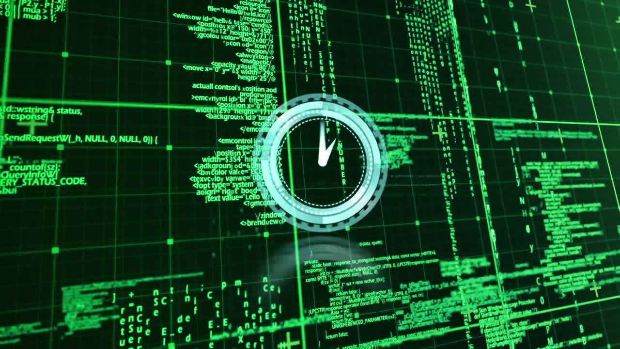 animación del reloj con manecillas giratorias sobre la interfaz digital con procesamiento de datos verde en negro