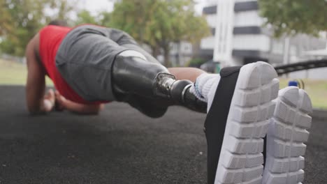 Side-view-man-with-prosthetic-leg-cladding