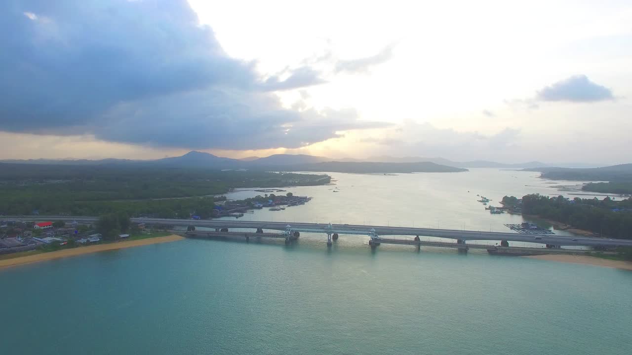 러브 스토리 사라신 브릿지