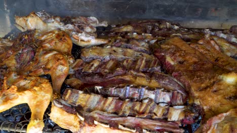 Gegrillte-Stücke-Asado,-Ein-Traditionelles-Argentinisches-Barbecue