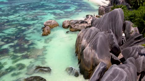Seychelles-La-Digue-Rocks-Antena-Drone36.mp4