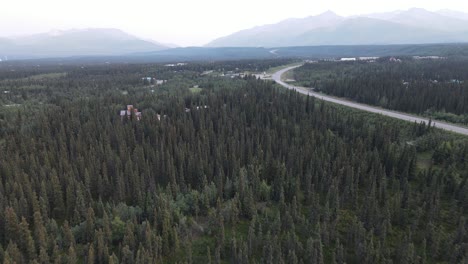 Alaska-Wald-Mit-Fluss-Und-Landschaft