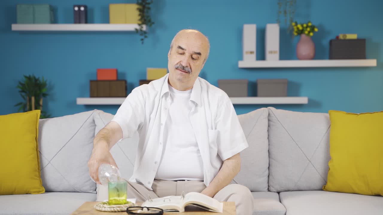 병든  ⁇ 은이는 물을 많이 마신다.