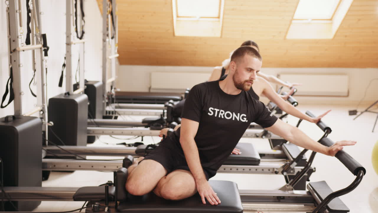 필라테스 리포머 운동 클래스